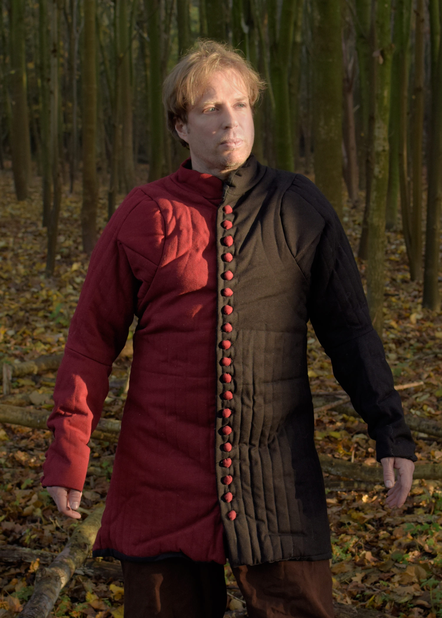 Gambeson mit Knöpfen, Jupon, rot und schwarz, Größe S