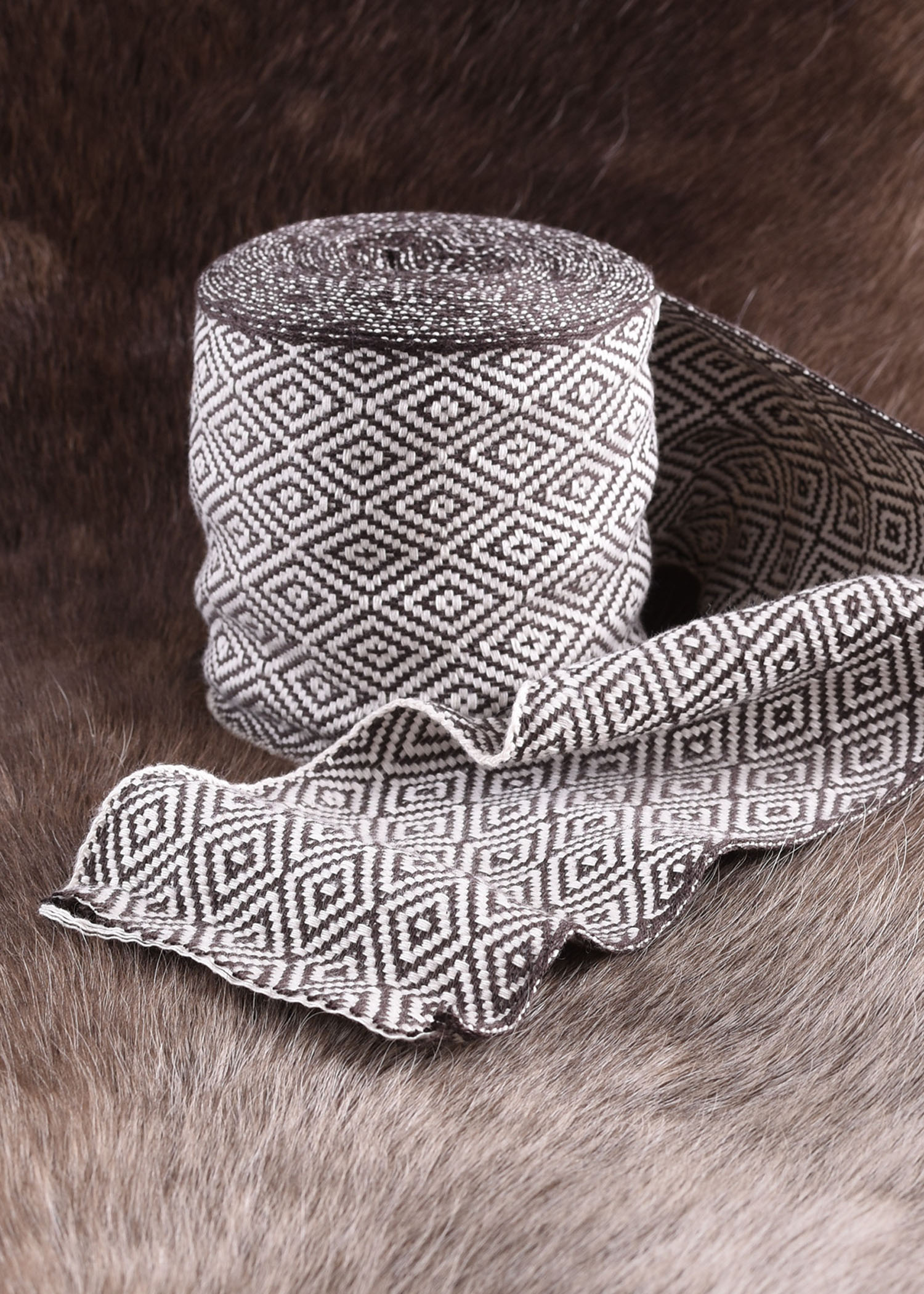 7 m Meterware, Wikinger Wadenwickel, Diamantköper, div. Farben, Farbe braun/natur